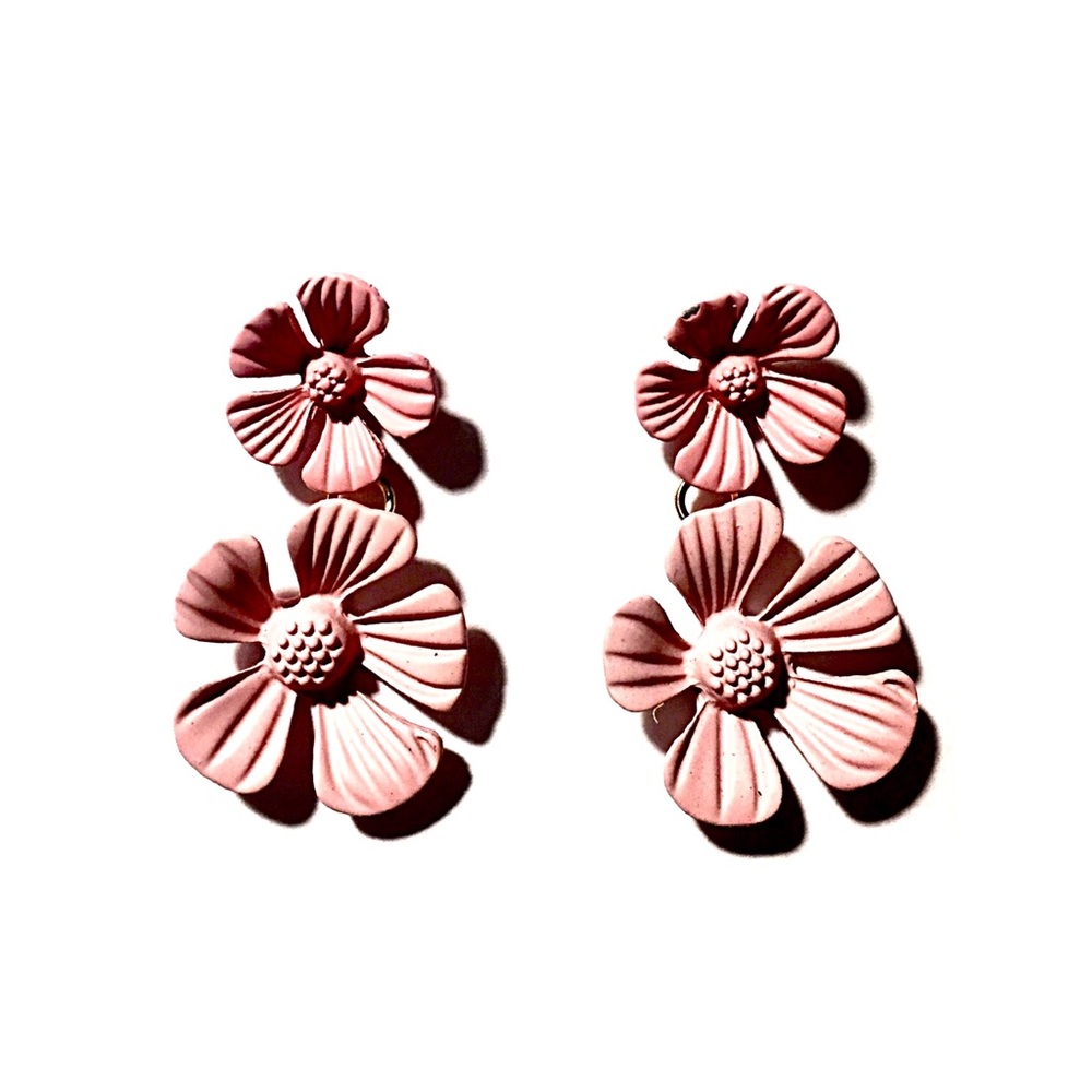 NWT Daisy Drop Statement Earrings in Warm Pink - Picture 2 of 5